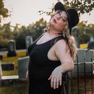 Meet your Posher, Brooke